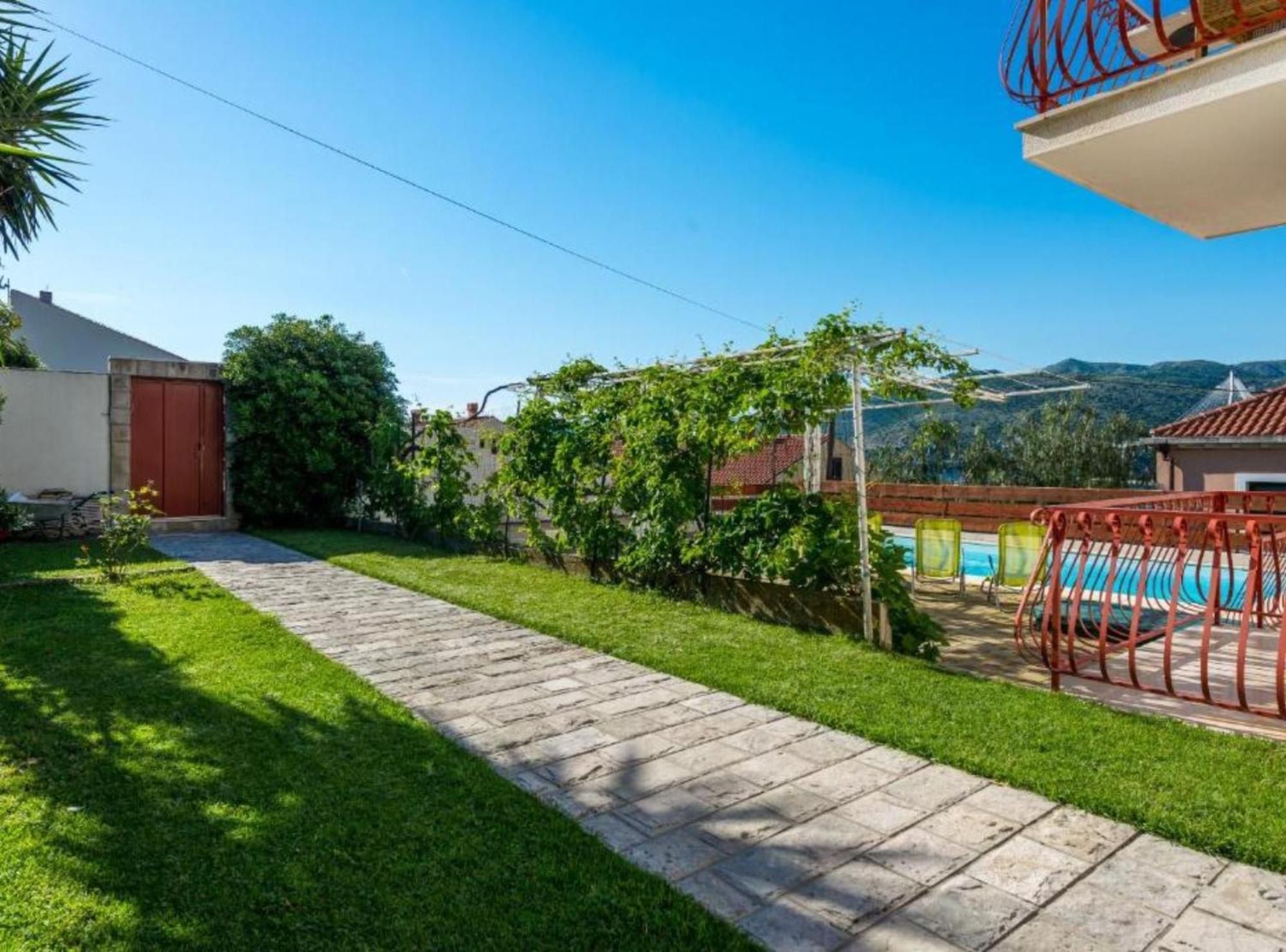Valjalo Apartment *